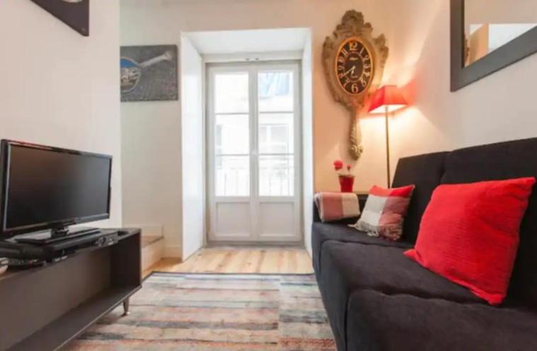 Madragoa Apartment - Lisbon room 2